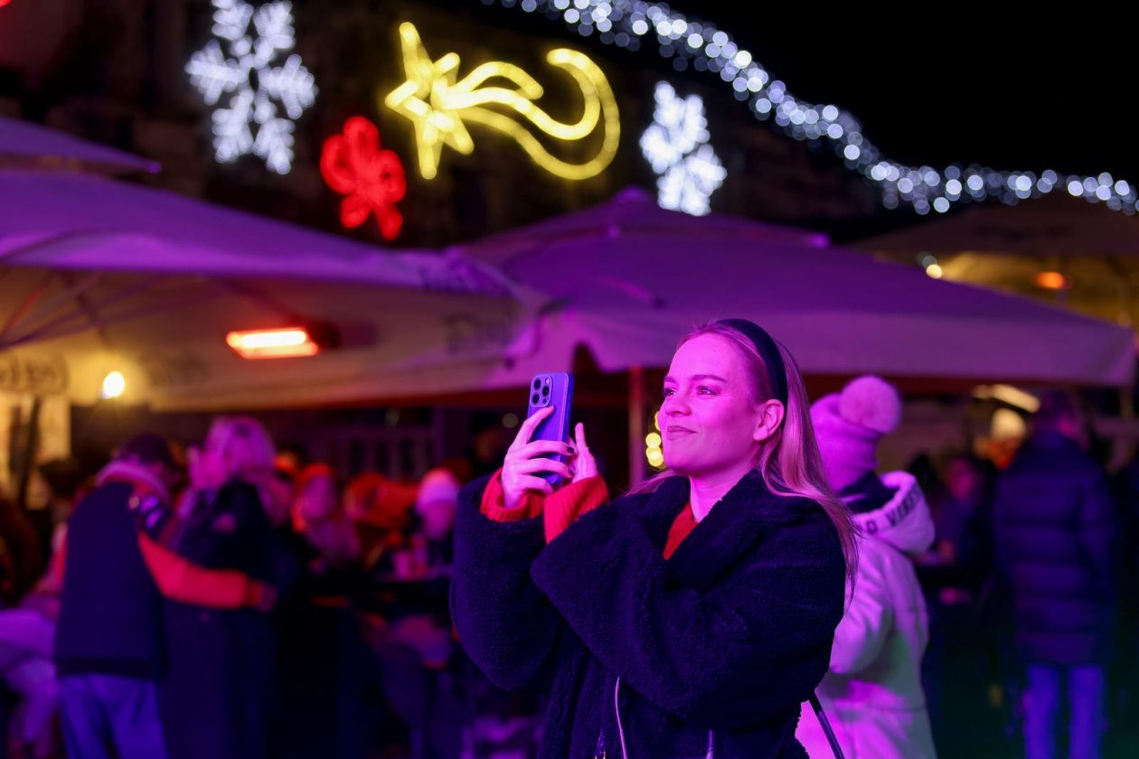 Zadar: Božićni koncert grupe Forum na Adventu u Zadru