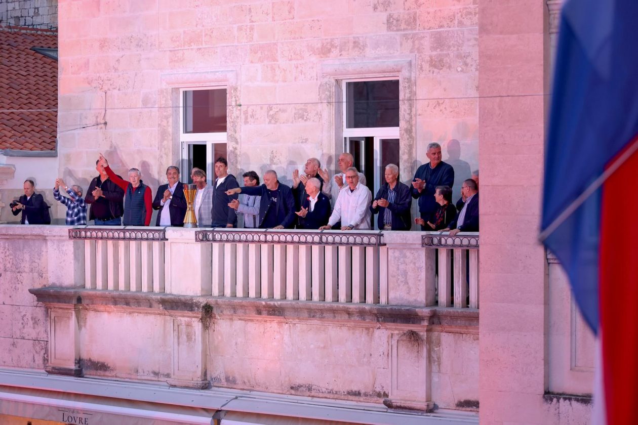 Zadar proslavio 40 godina od osvajanja košarkaške titule Zadar proslavio 40 godina od osvajanja košarkaške titule