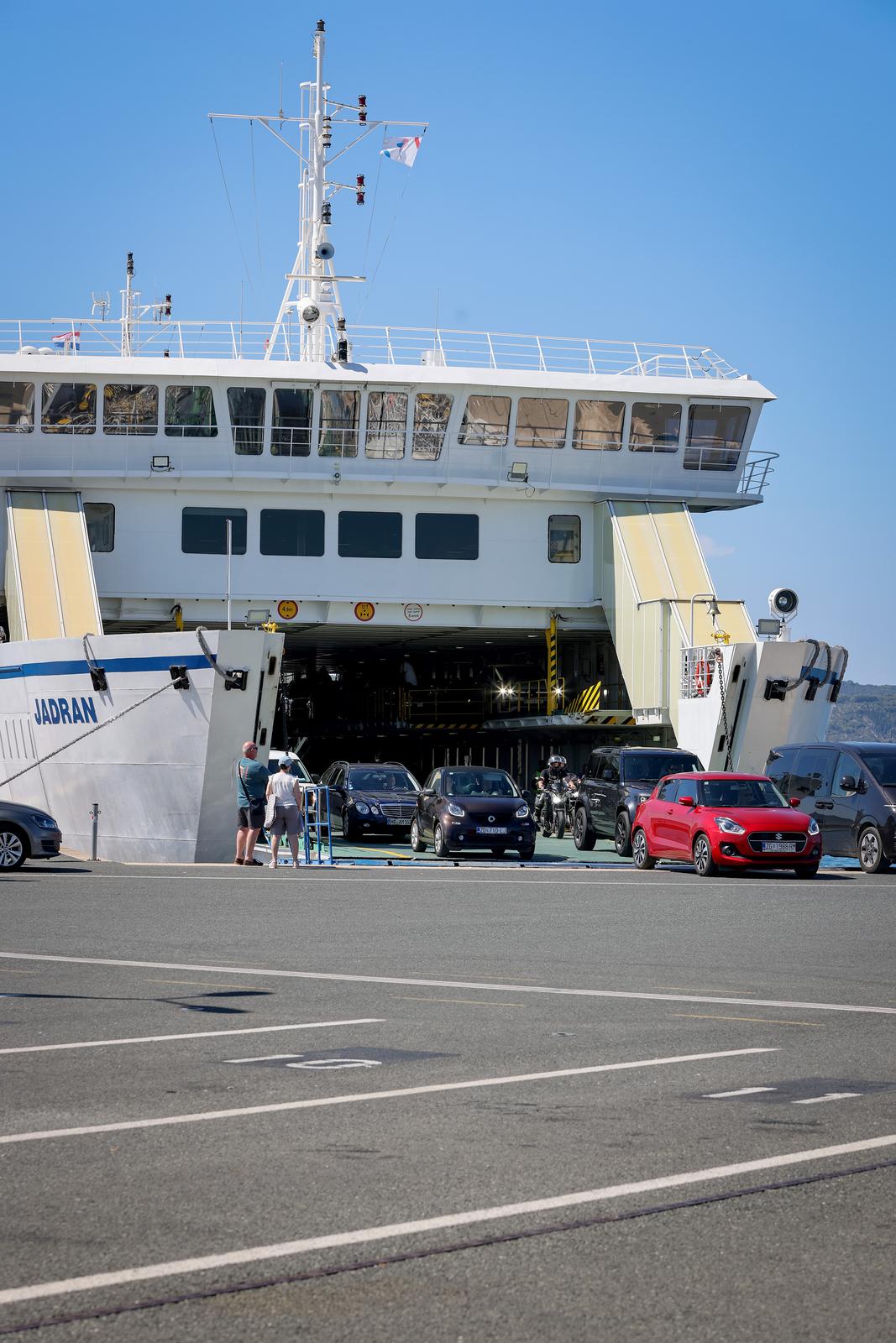 Trajektna luka Gaženica