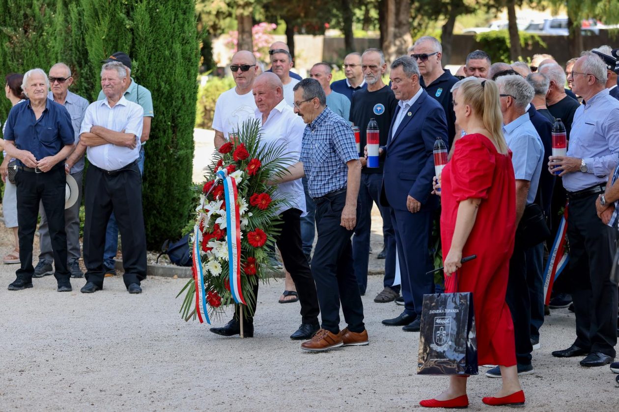 Zadar: Polaganje vijenaca i odavanje počasti poginulim pripadnicima 112. brigade