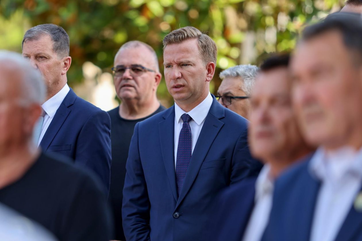 Zadar: Polaganje vijenaca i odavanje počasti poginulim pripadnicima 112. brigade