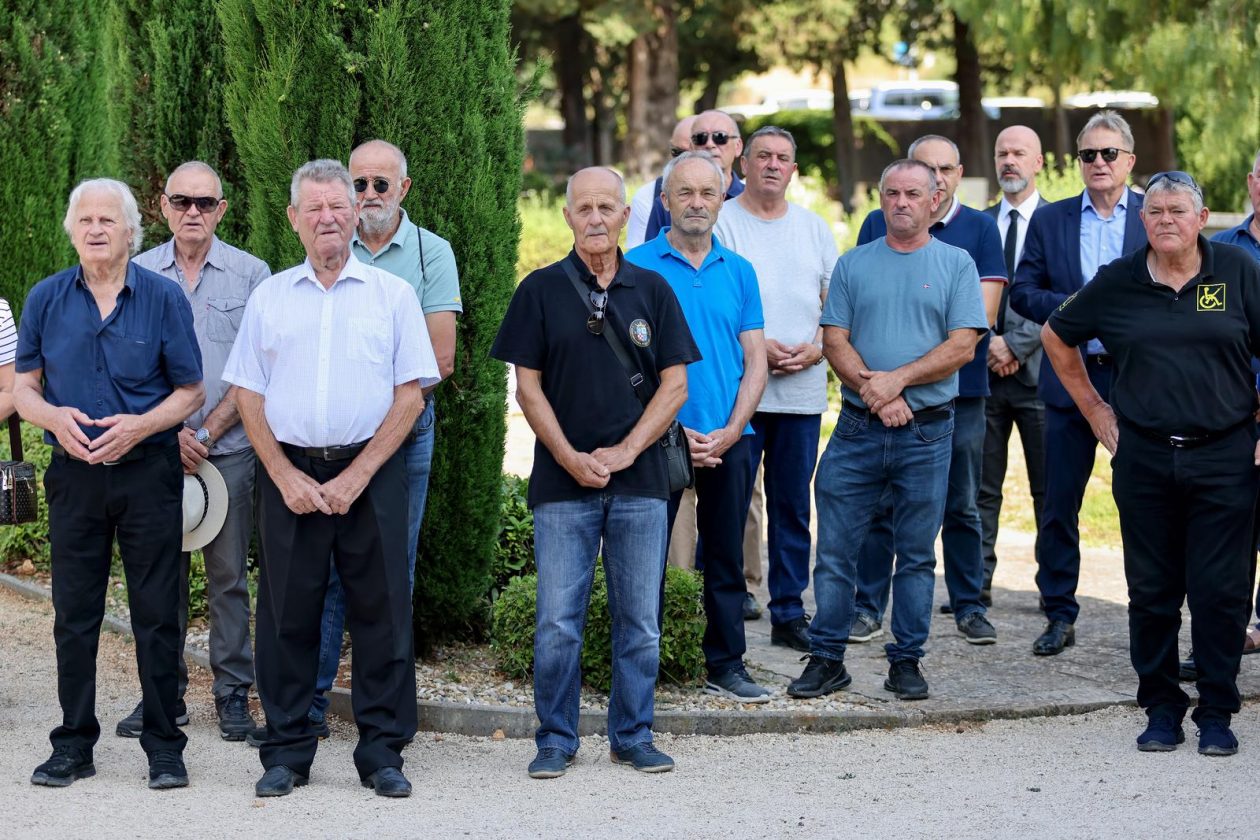 Zadar: Polaganje vijenaca i odavanje počasti poginulim pripadnicima 112. brigade