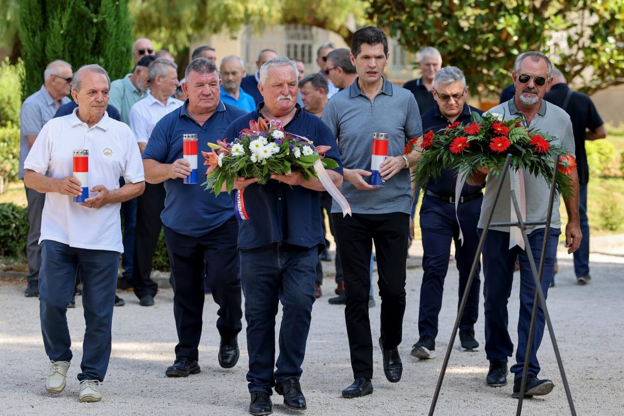 Zadar: Polaganje vijenaca i odavanje počasti poginulim pripadnicima 112. brigade