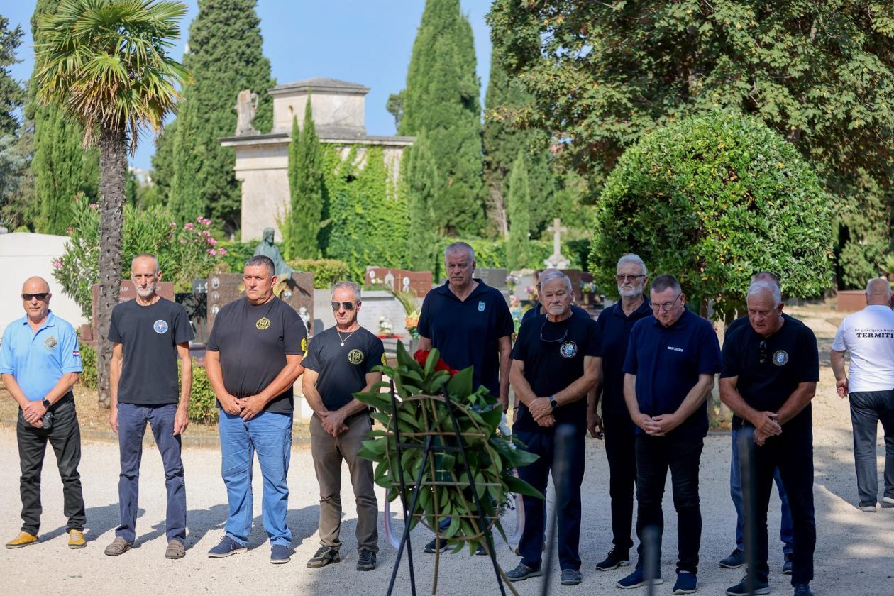 Zadar: Polaganje vijenaca i odavanje počasti poginulim pripadnicima 112. brigade