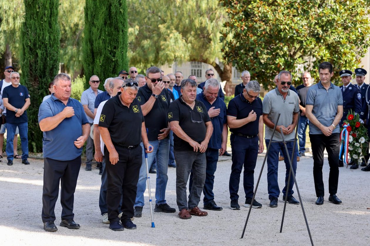 Zadar: Polaganje vijenaca i odavanje počasti poginulim pripadnicima 112. brigade