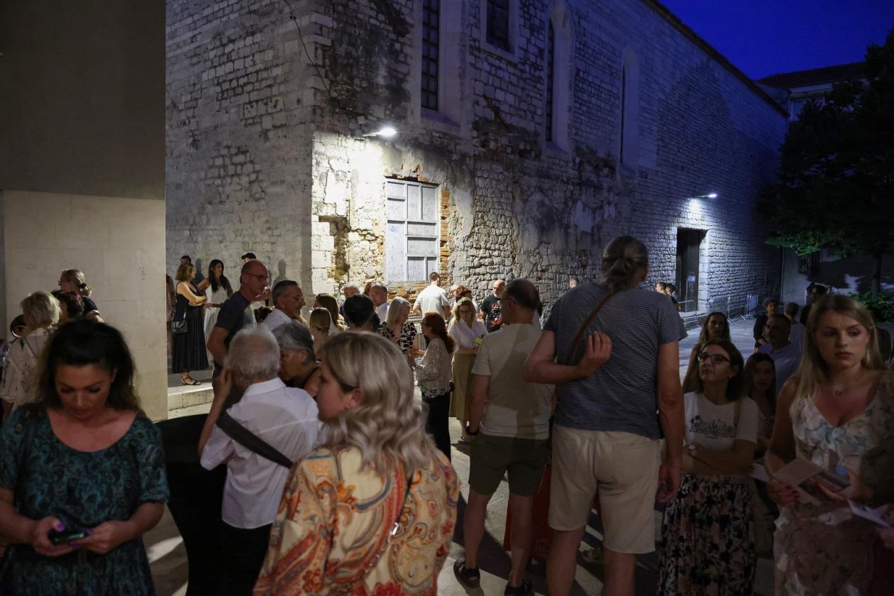 Otvaranje Zadarskog kazališnog ljeta uz Brevijar: Volite li Zadar?