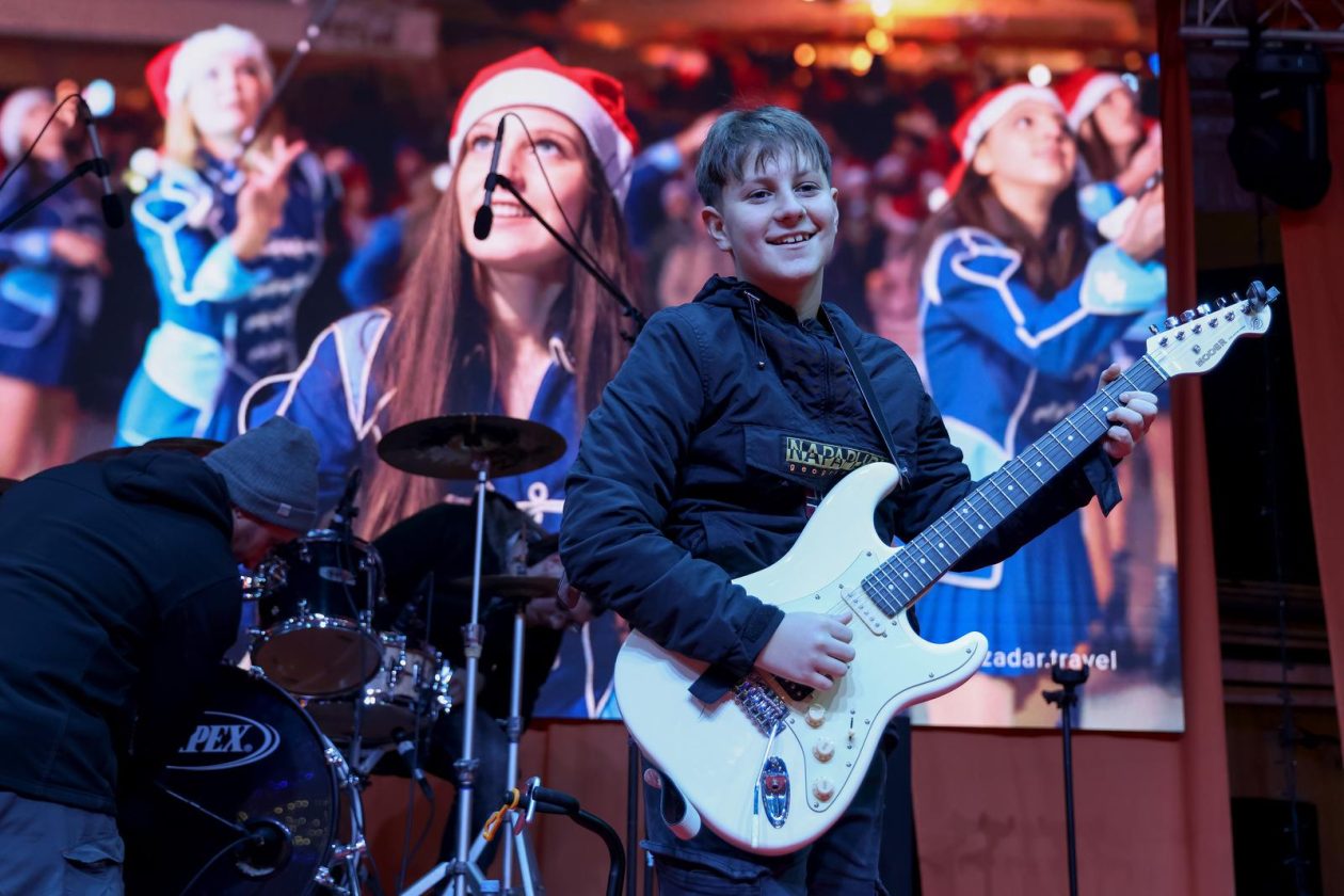 Zadar: Otvoren je Advent u Zadru Zadar: Otvoren je Advent u Zadru