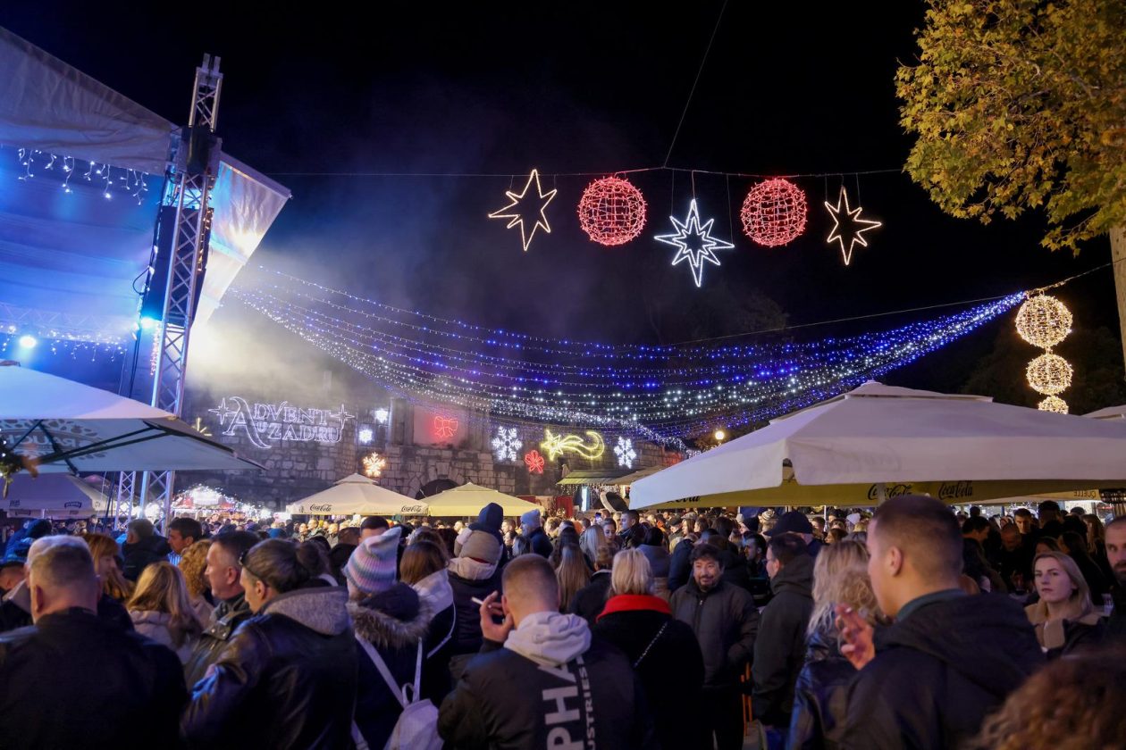 Zadar: Otvoren je Advent u Zadru Zadar: Otvoren je Advent u Zadru