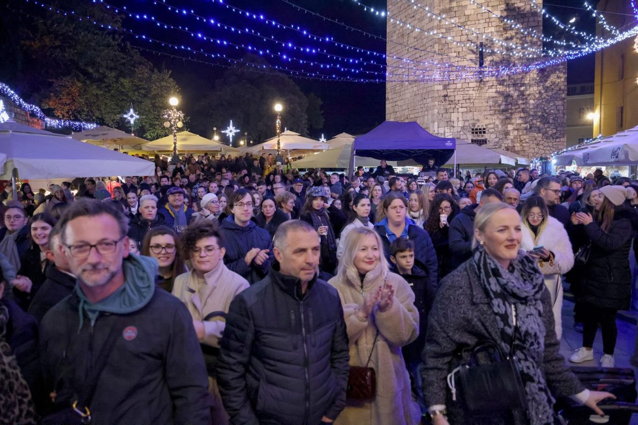 Zadar: Otvoren je Advent u Zadru Zadar: Otvoren je Advent u Zadru