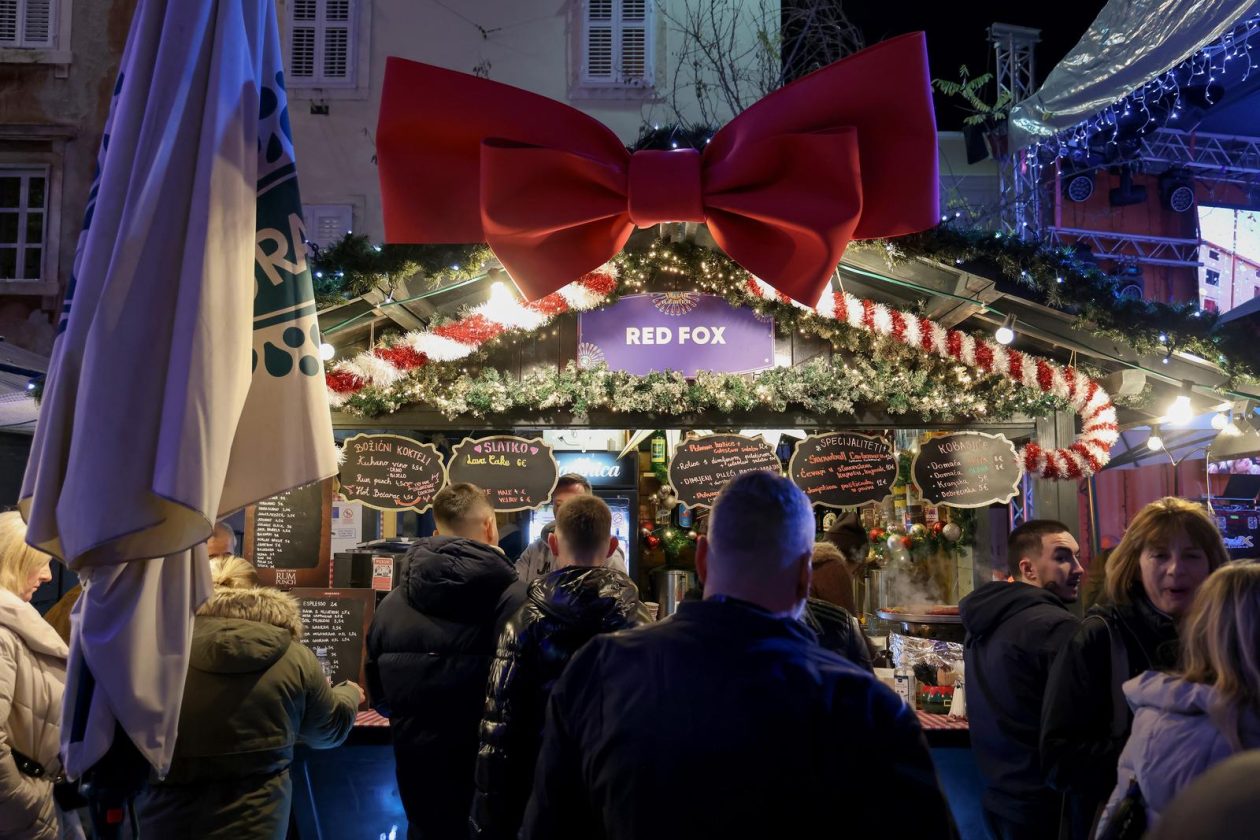 Zadar: Otvoren je Advent u Zadru Zadar: Otvoren je Advent u Zadru