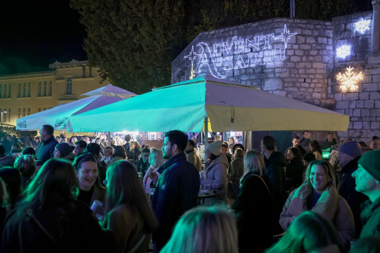 Zadar: Otvoren je Advent u Zadru Zadar: Otvoren je Advent u Zadru