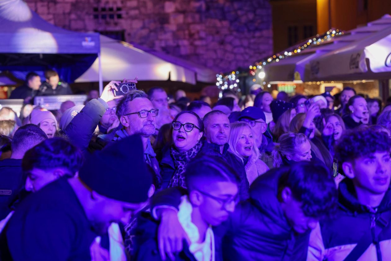 Zadar: Otvoren je Advent u Zadru Zadar: Otvoren je Advent u Zadru