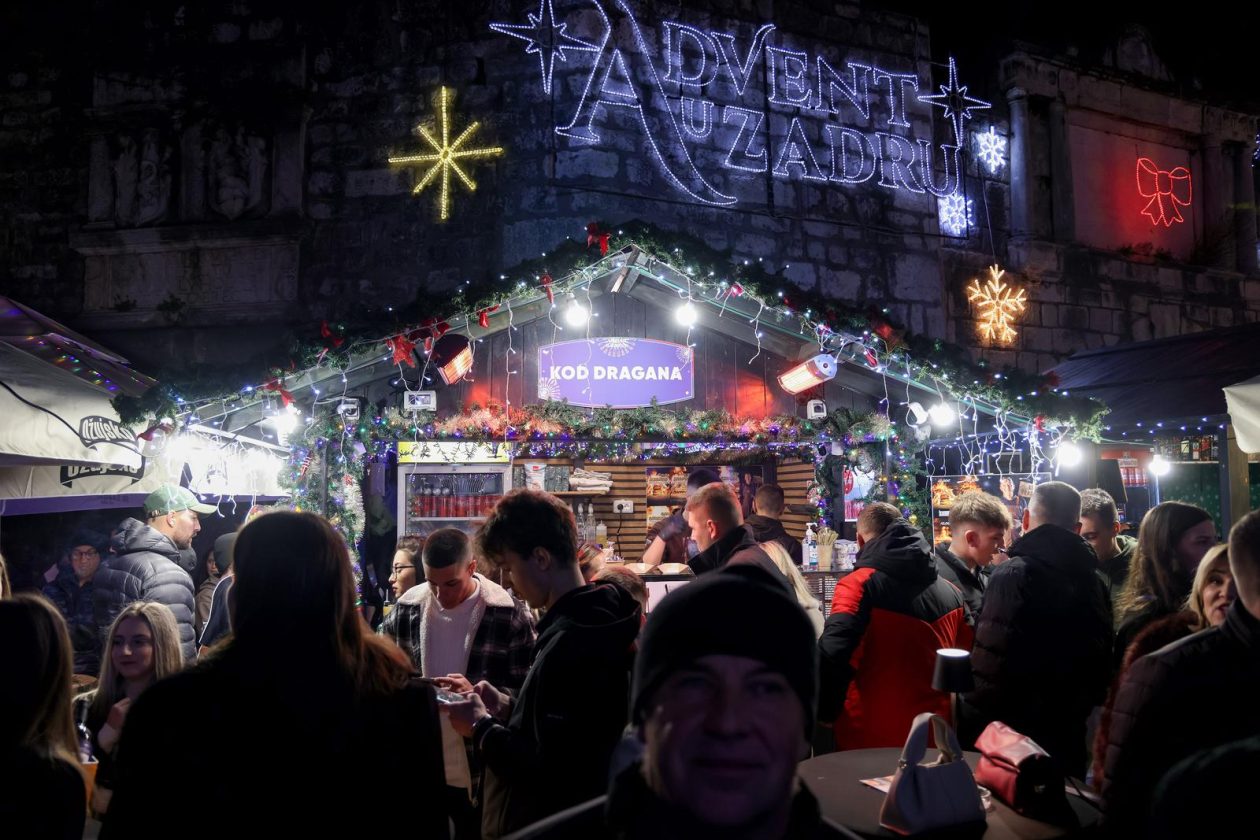 Zadar: Otvoren je Advent u Zadru Zadar: Otvoren je Advent u Zadru