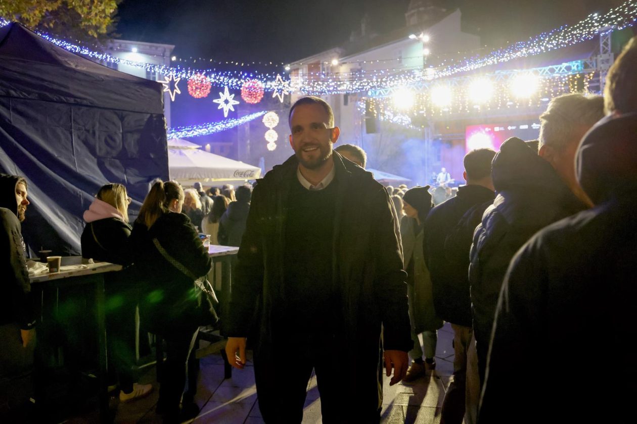 Zadar: Otvoren je Advent u Zadru Zadar: Otvoren je Advent u Zadru