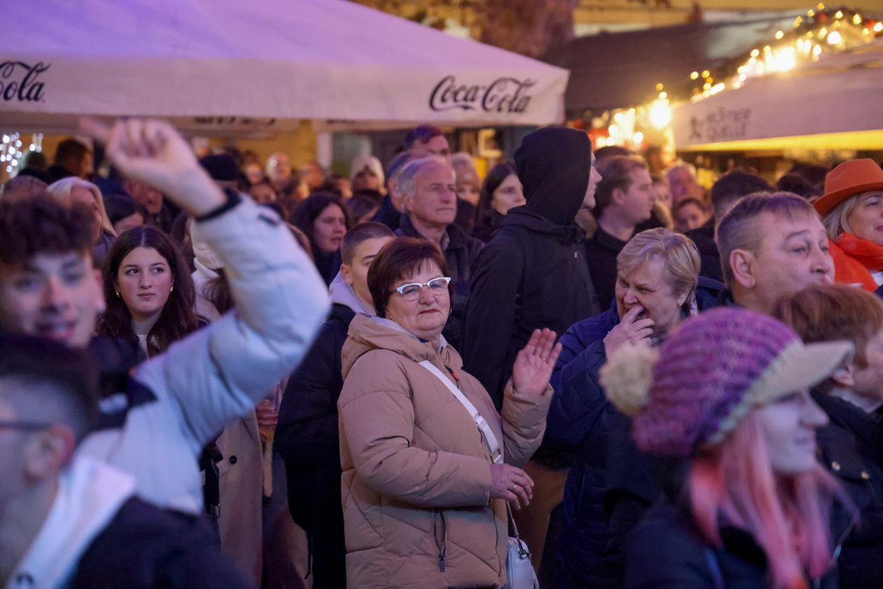 Zadar: Otvoren je Advent u Zadru Zadar: Otvoren je Advent u Zadru