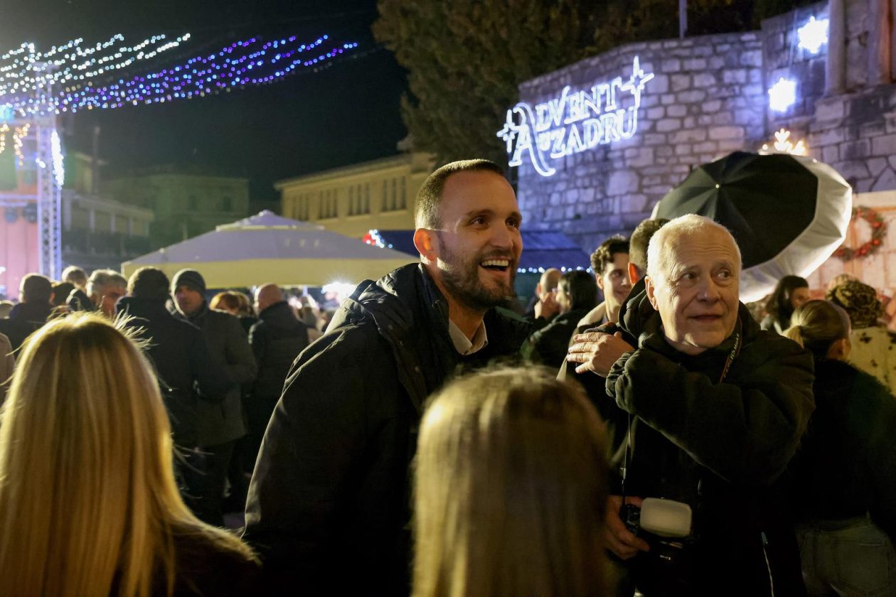 Zadar: Otvoren je Advent u Zadru Zadar: Otvoren je Advent u Zadru
