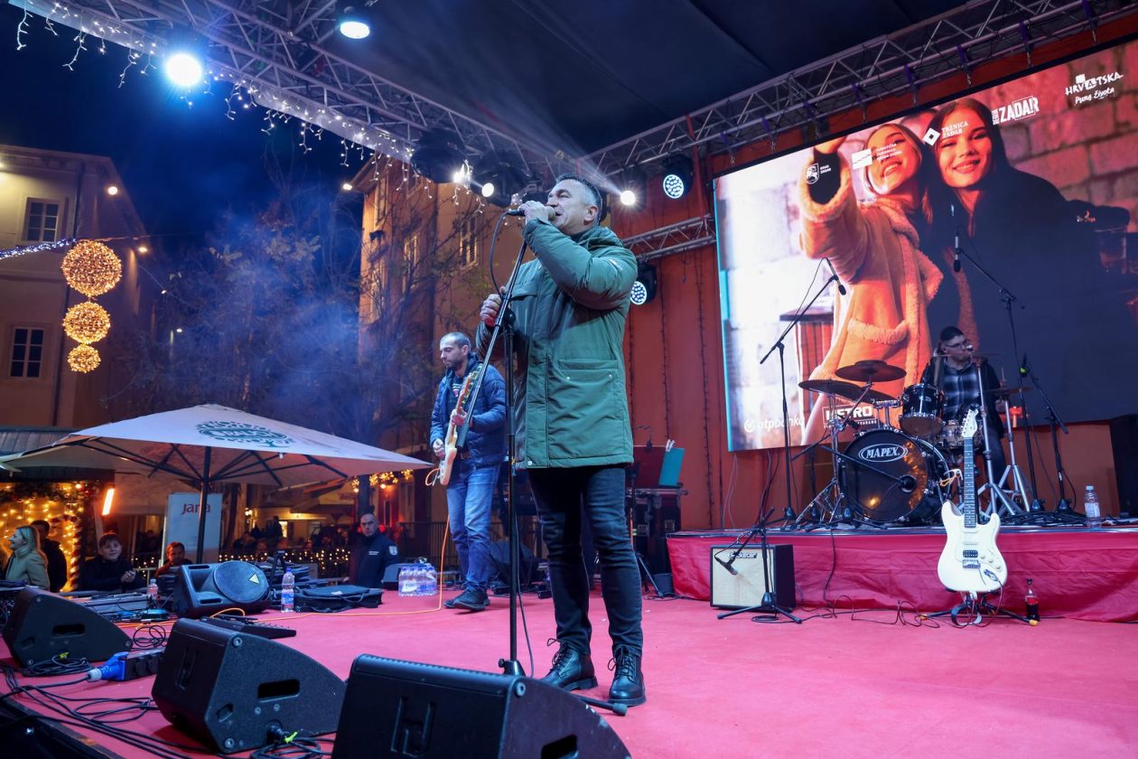 Zadar: Otvoren je Advent u Zadru Zadar: Otvoren je Advent u Zadru