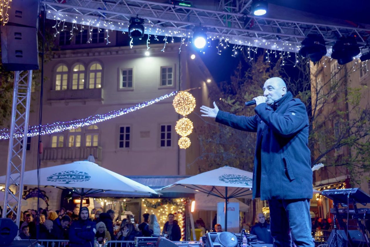 Zadar: Otvoren je Advent u Zadru Zadar: Otvoren je Advent u Zadru