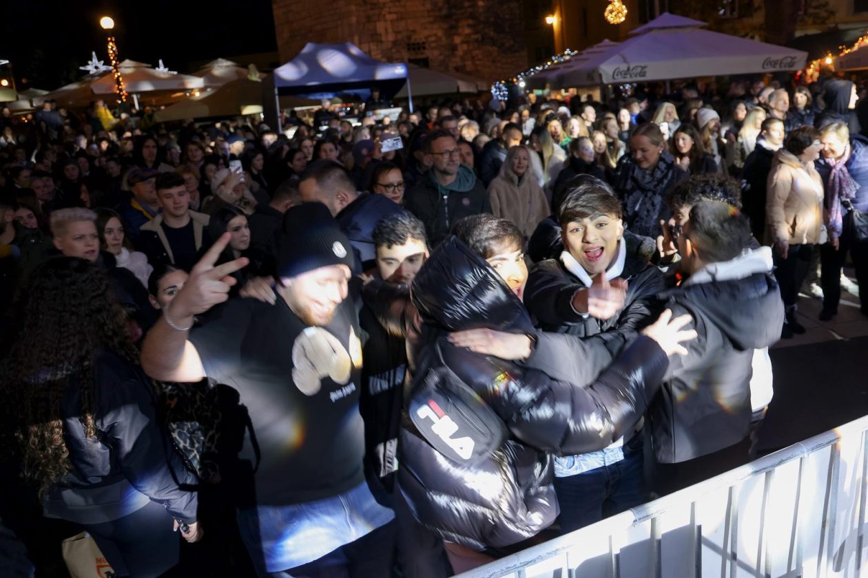 Zadar: Otvoren je Advent u Zadru Zadar: Otvoren je Advent u Zadru