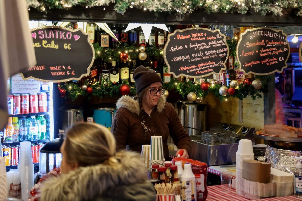 Zadar: Otvoren je Advent u Zadru Zadar: Otvoren je Advent u Zadru