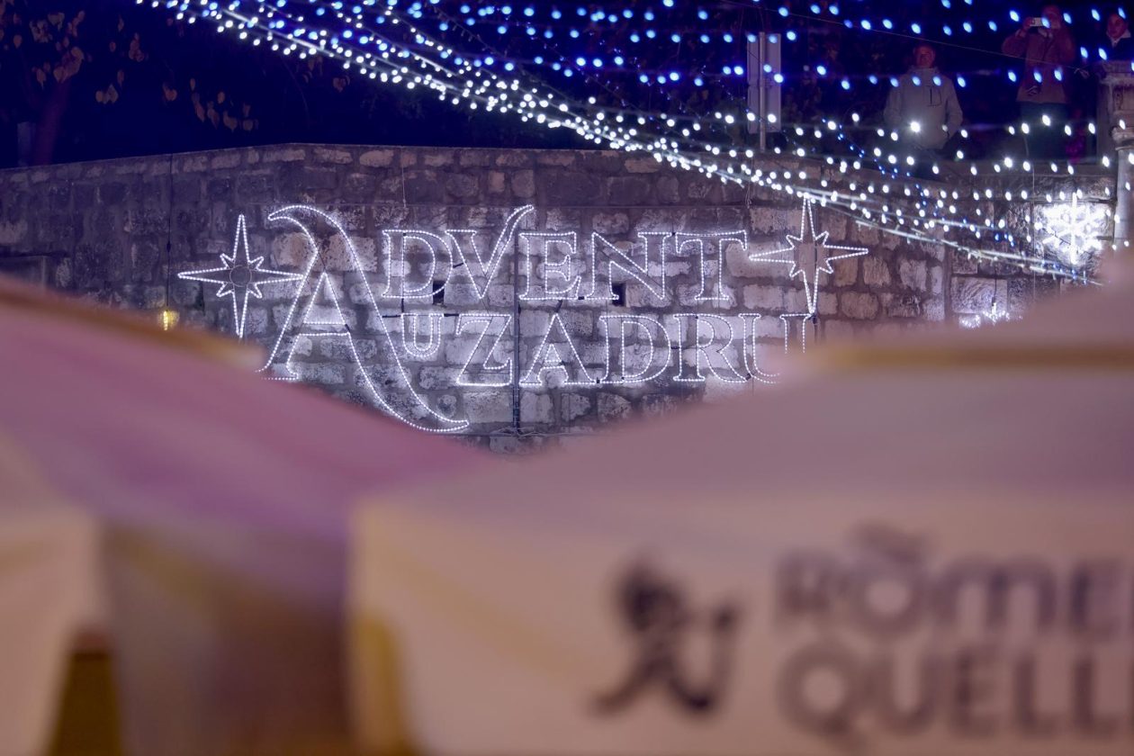Zadar: Otvoren je Advent u Zadru Zadar: Otvoren je Advent u Zadru