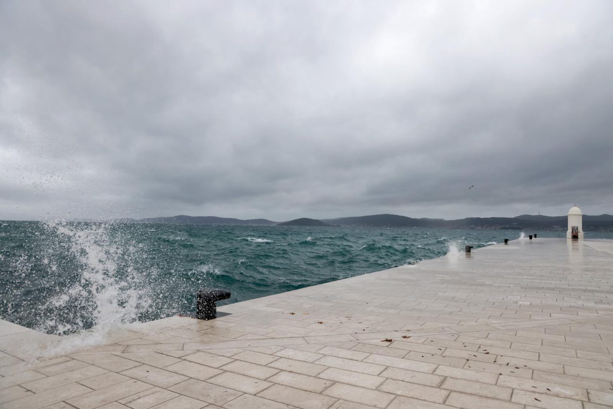 Zadar: Kiša i jugo u gradu