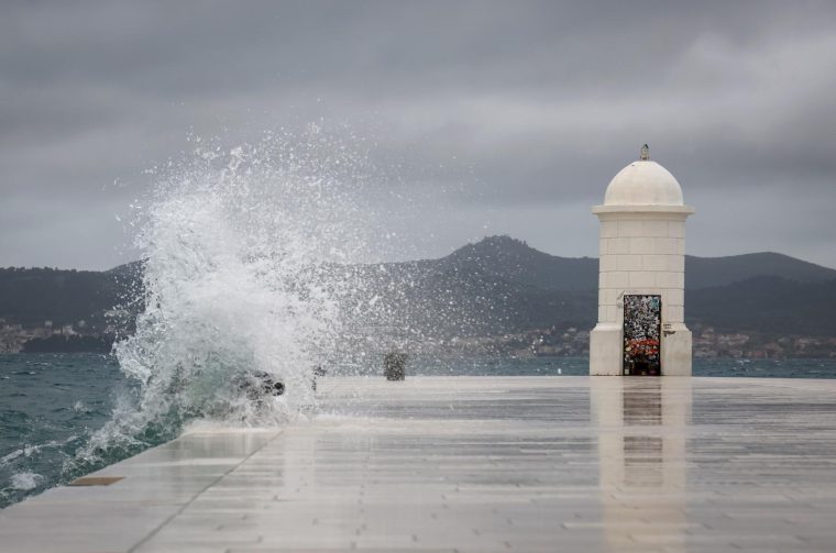 Zadar: Kiša i jugo u gradu