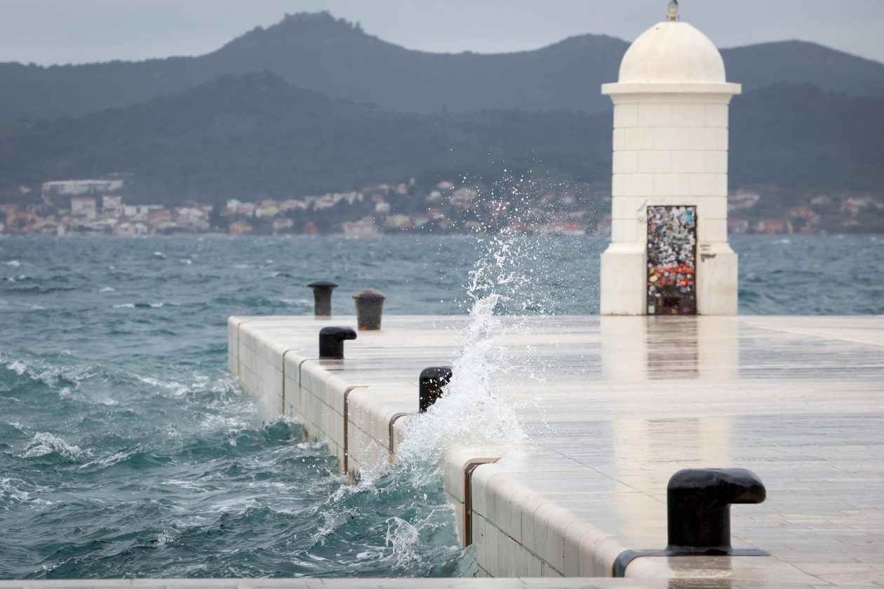 Zadar: Kiša i jugo u gradu