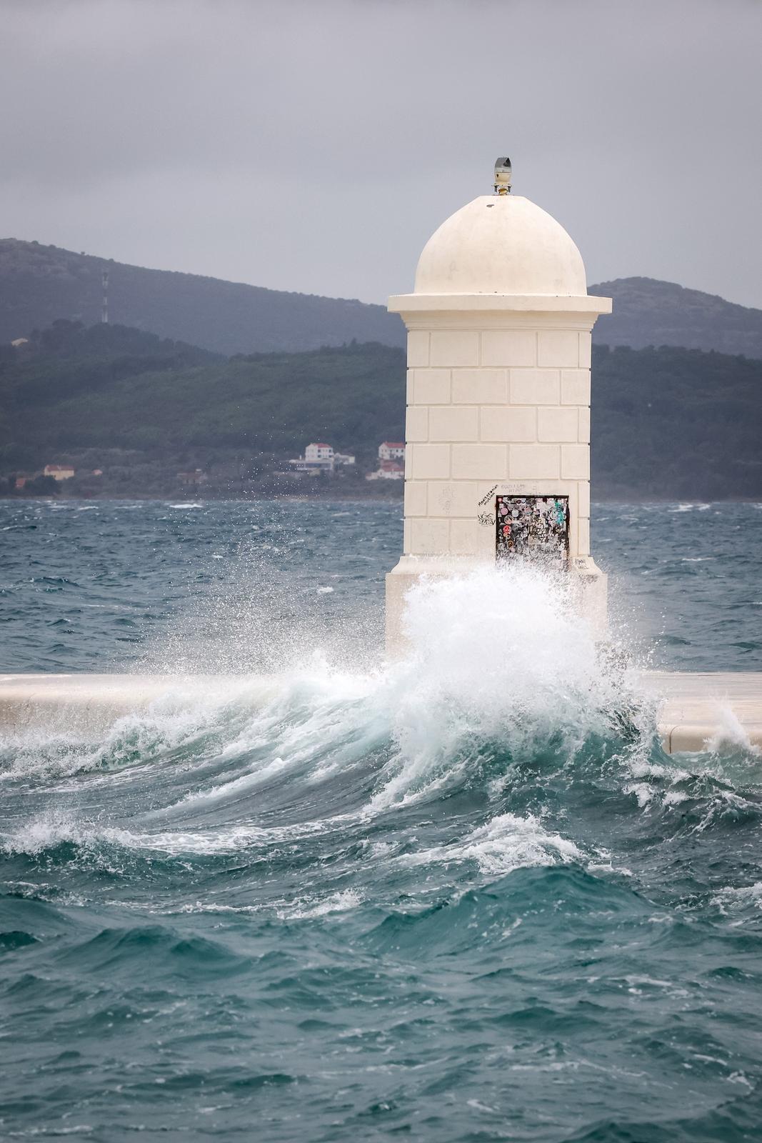 Zadar: Kiša i jugo u gradu