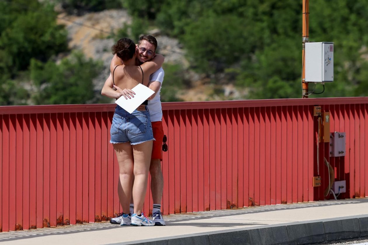 Maslenica: Otvaranje sezone Bungee jumpinga na Masleničkom mostu