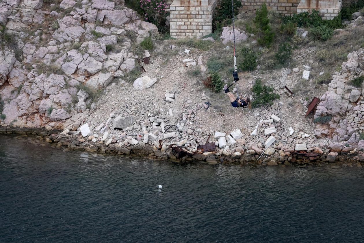 Maslenica: Otvaranje sezone Bungee jumpinga na Masleničkom mostu