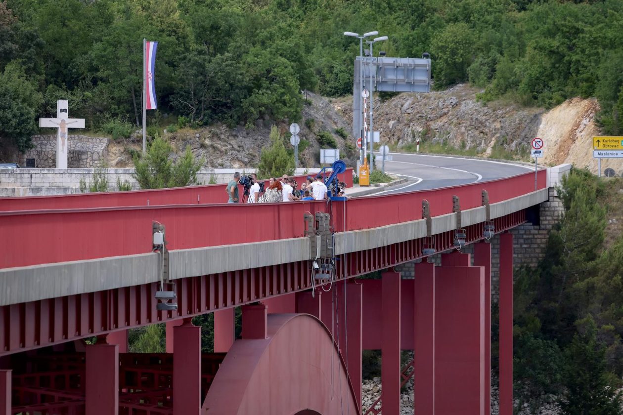 Maslenica: Otvaranje sezone Bungee jumpinga na Masleničkom mostu