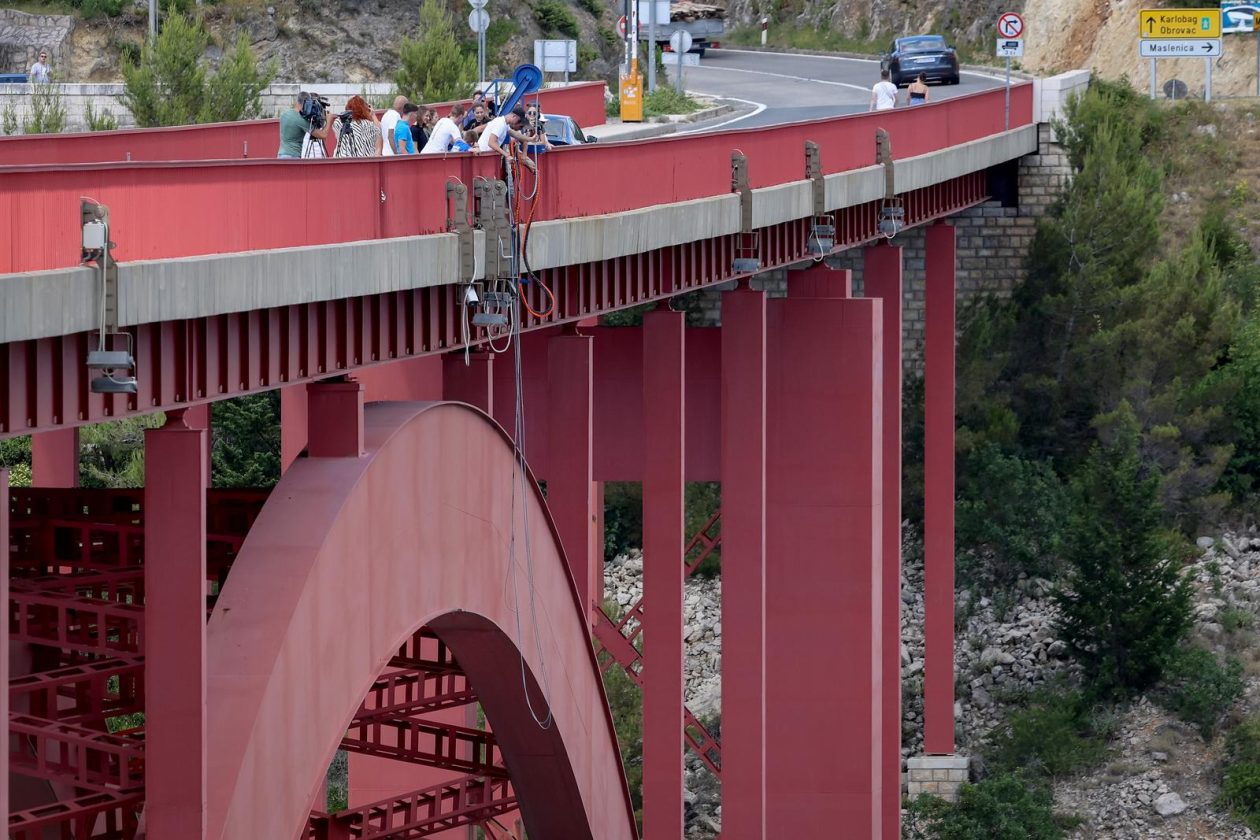 Maslenica: Otvaranje sezone Bungee jumpinga na Masleničkom mostu