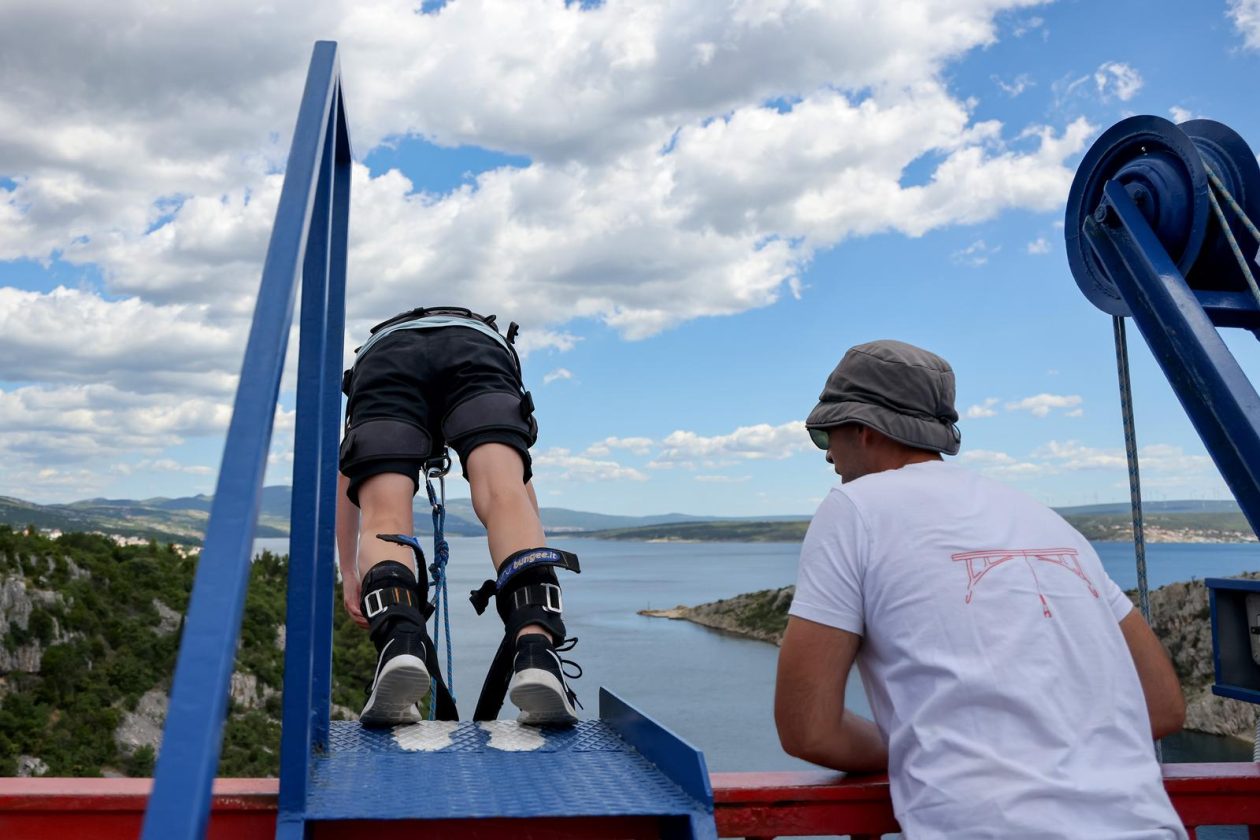 Maslenica: Otvaranje sezone Bungee jumpinga na Masleničkom mostu