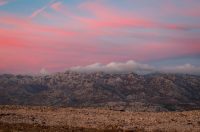 Pag: Boje zalaska iznad Velebita