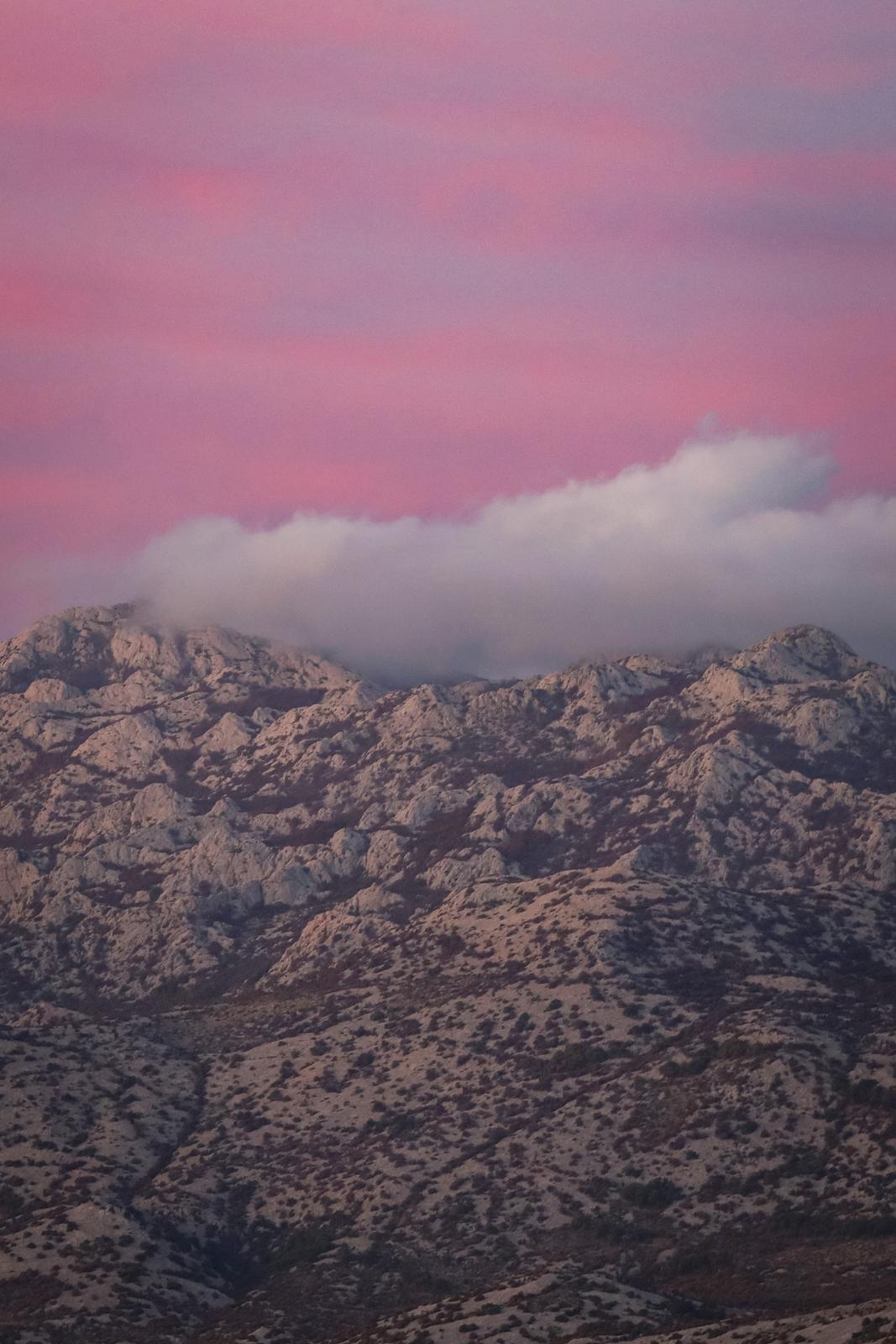 Pag: Boje zalaska iznad Velebita