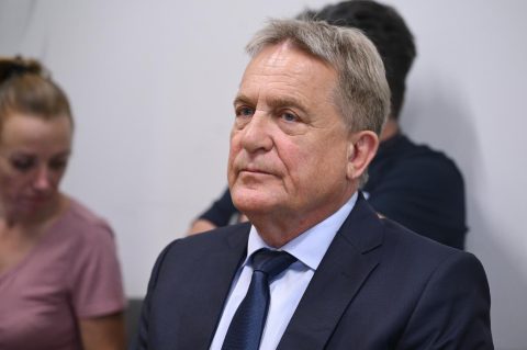 Zagreb: Kalmeta osuđen na dvije godine i šest mjeseci zatvora Zagreb: Kalmeta osuđen na dvije godine i šest mjeseci zatvora