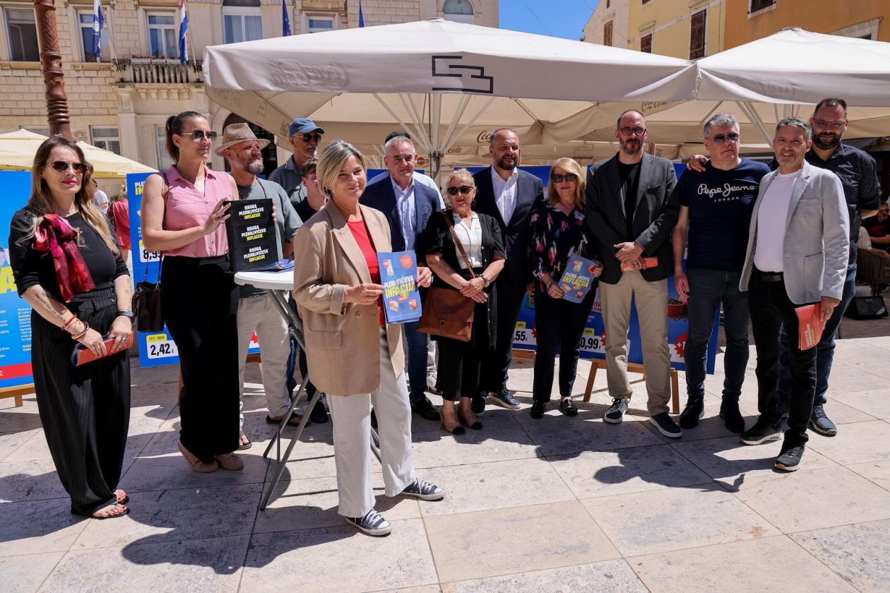 Zadar: Konferencija za medije povodom
zajedničke kampanje SDP-a i Možemo! “Plenkovićeva inflacija“ Zadar: Konferencija za medije povodom
zajedničke kampanje SDP-a i Možemo! “Plenkovićeva inflacija“
