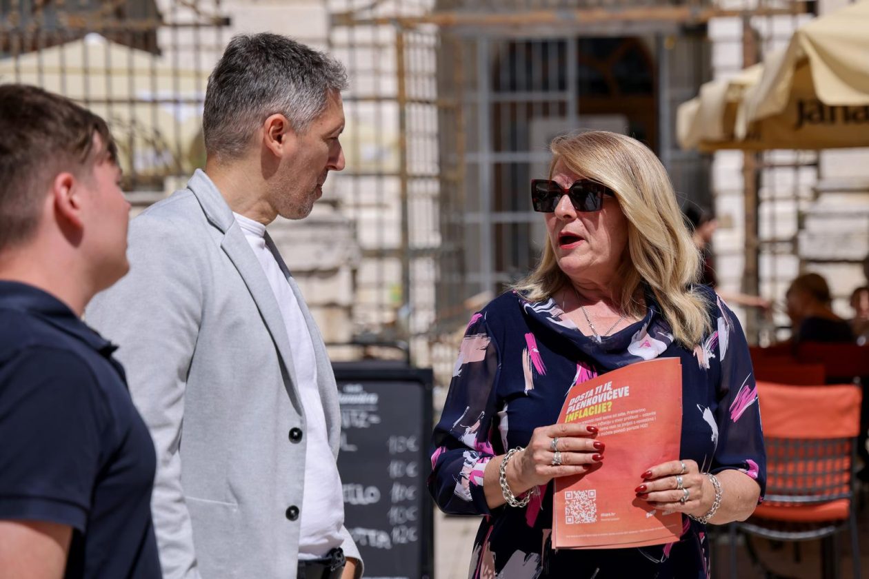 Zadar: Konferencija za medije povodom
zajedničke kampanje SDP-a i Možemo! “Plenkovićeva inflacija“ Zadar: Konferencija za medije povodom
zajedničke kampanje SDP-a i Možemo! “Plenkovićeva inflacija“