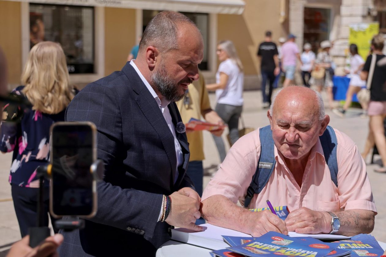 Zadar: Konferencija za medije povodom
zajedničke kampanje SDP-a i Možemo! “Plenkovićeva inflacija“ Zadar: Konferencija za medije povodom
zajedničke kampanje SDP-a i Možemo! “Plenkovićeva inflacija“