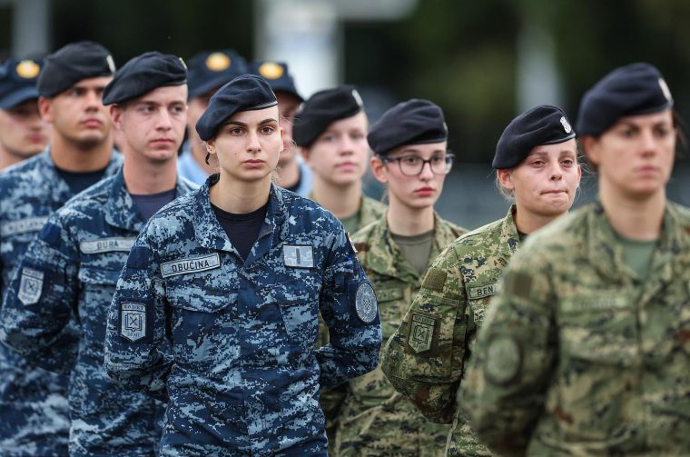 Svečani vojni mimohod u čast Oluje