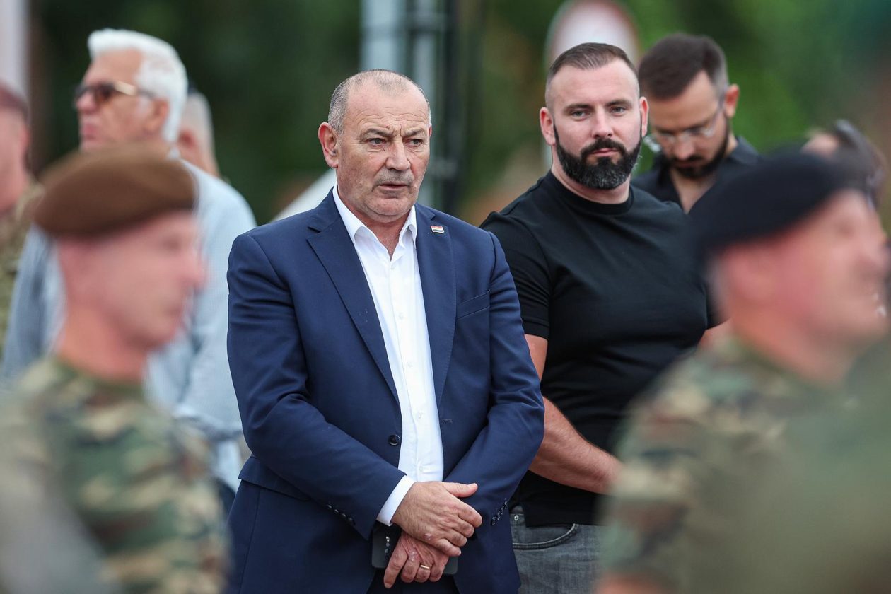 Svečani vojni mimohod u čast Oluje