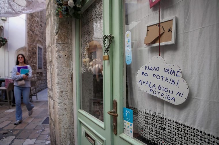 Zadar: Zanimljiv natpis na jednoj galeriji u zadarskoj Varoši