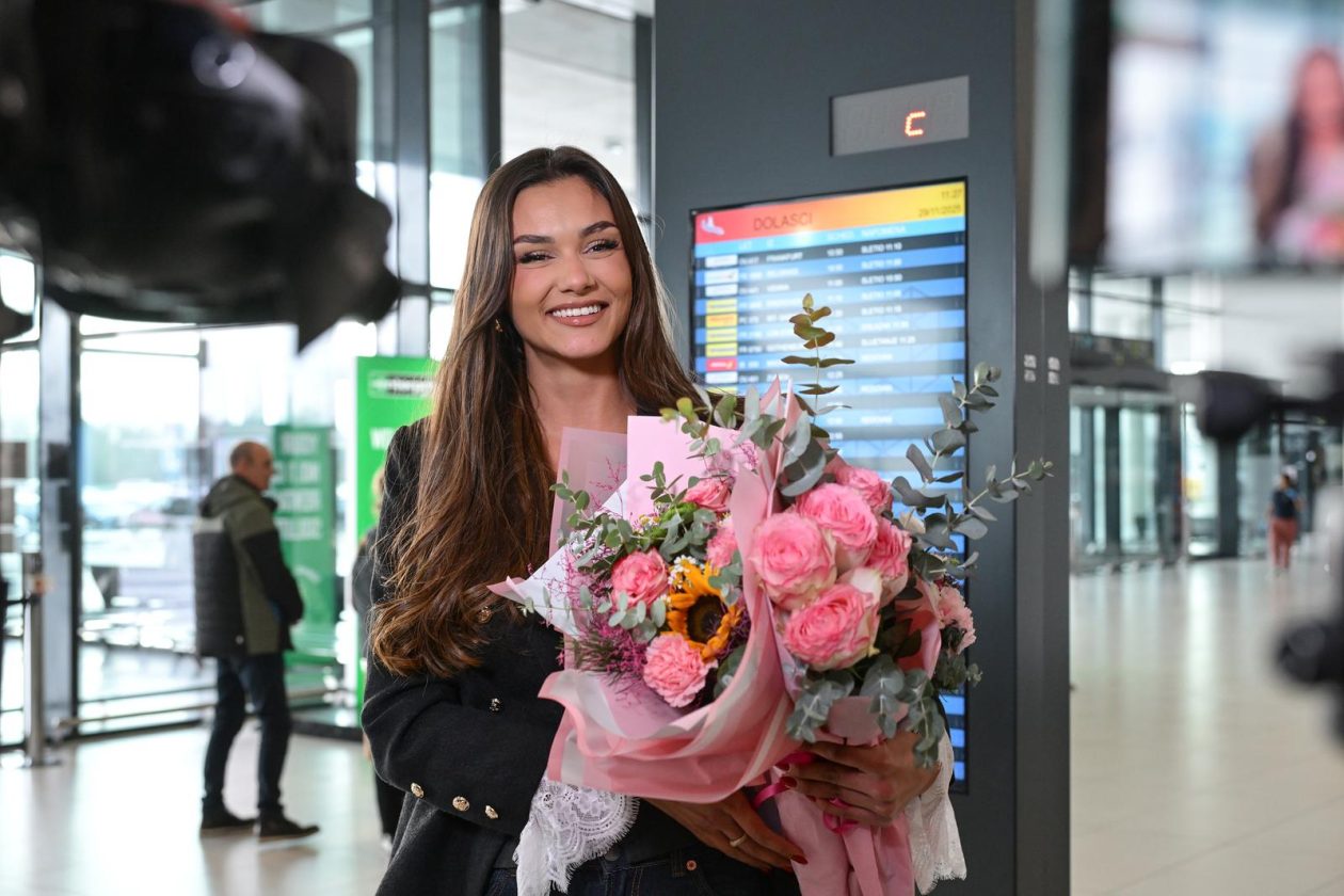 Laura Gnjatović stigla je s izbora za Miss Universe