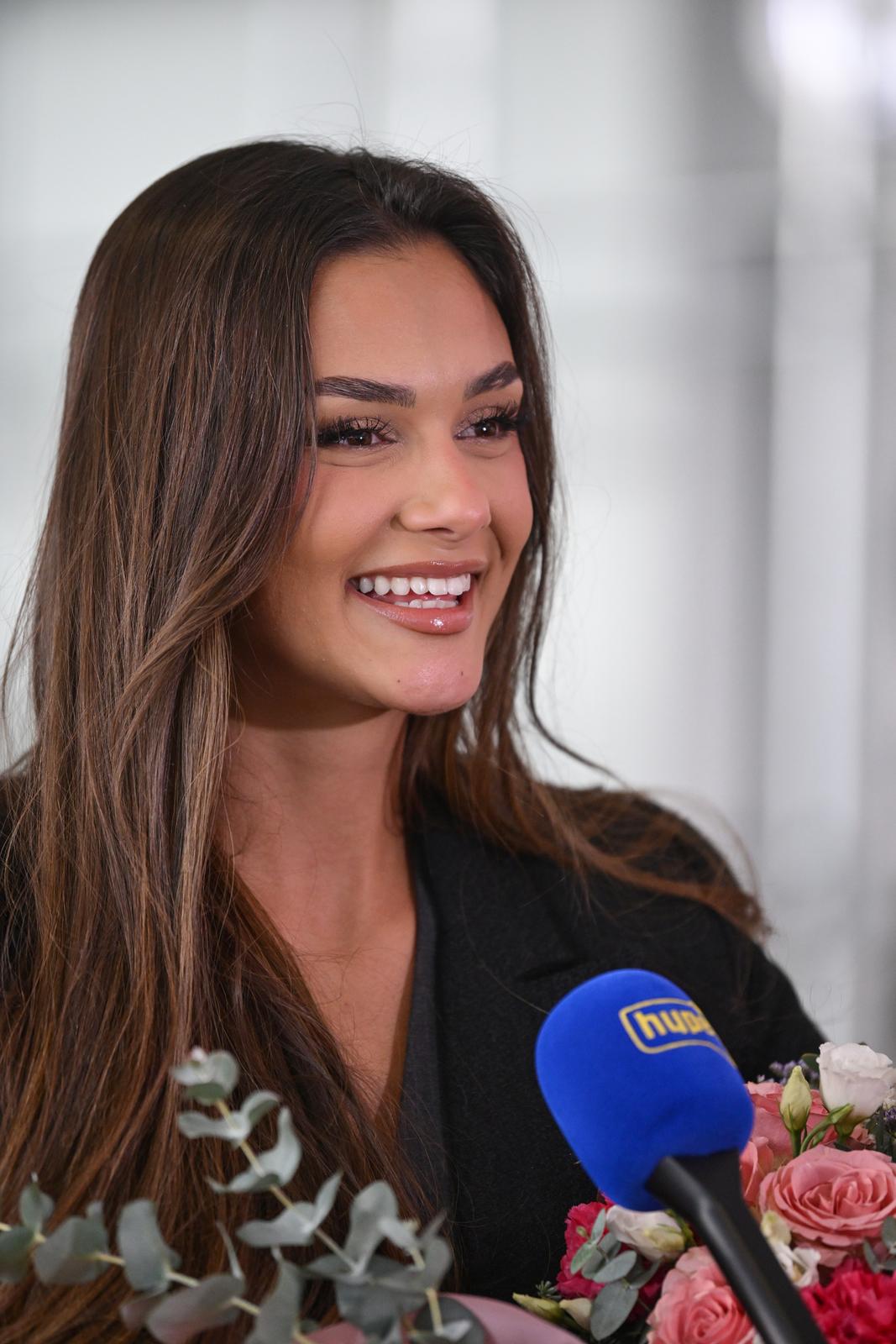 Laura Gnjatović stigla je s izbora za Miss Universe