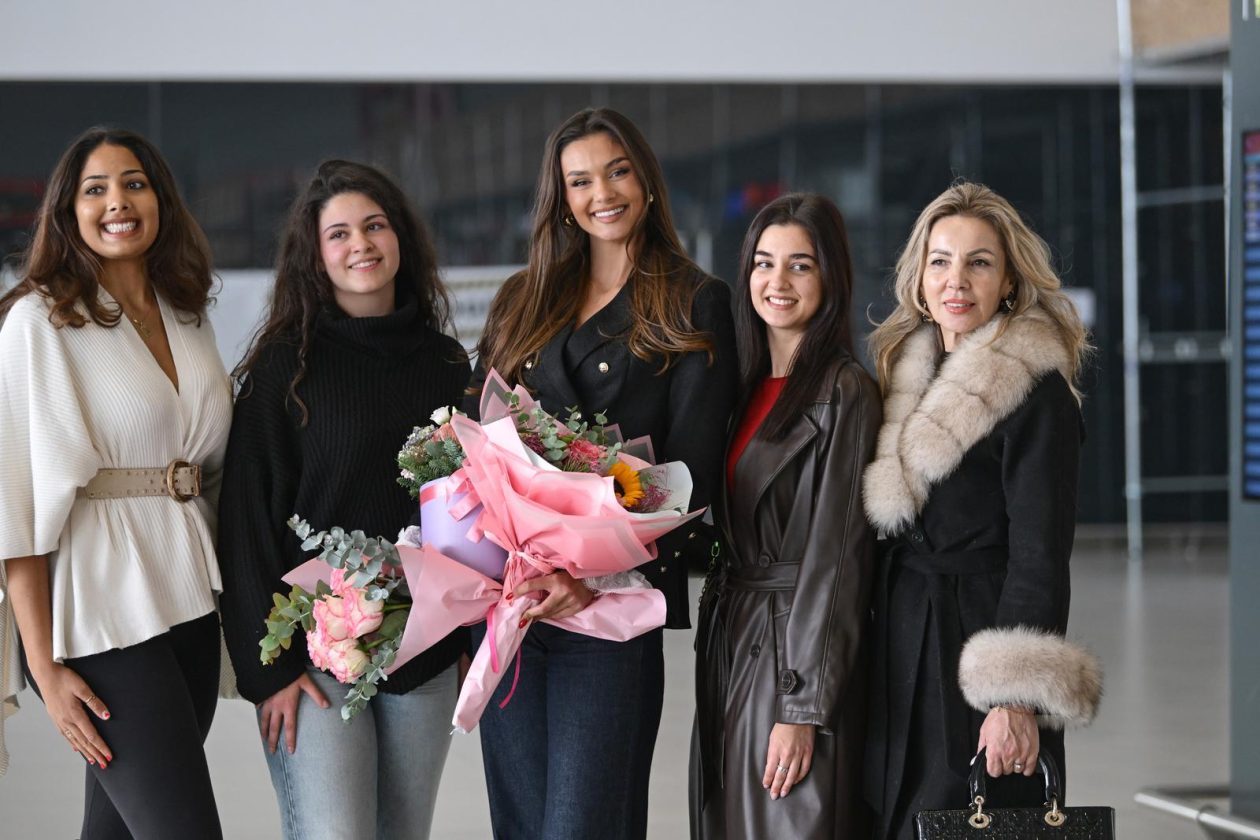 Laura Gnjatović stigla je s izbora za Miss Universe