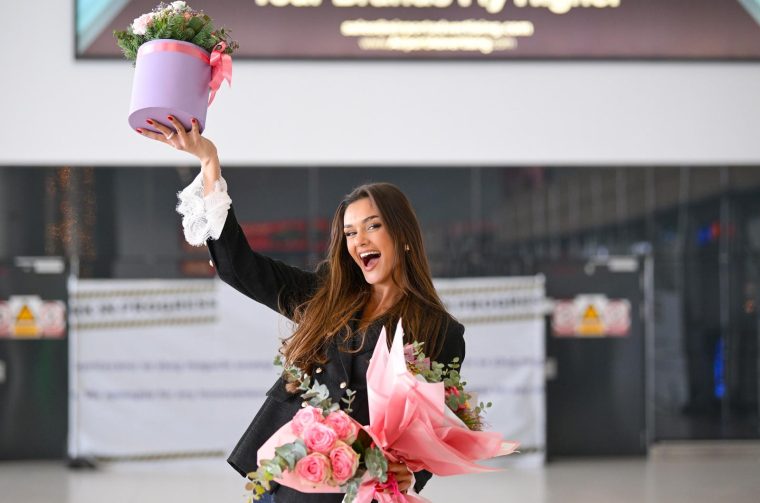 Laura Gnjatović stigla je s izbora za Miss Universe