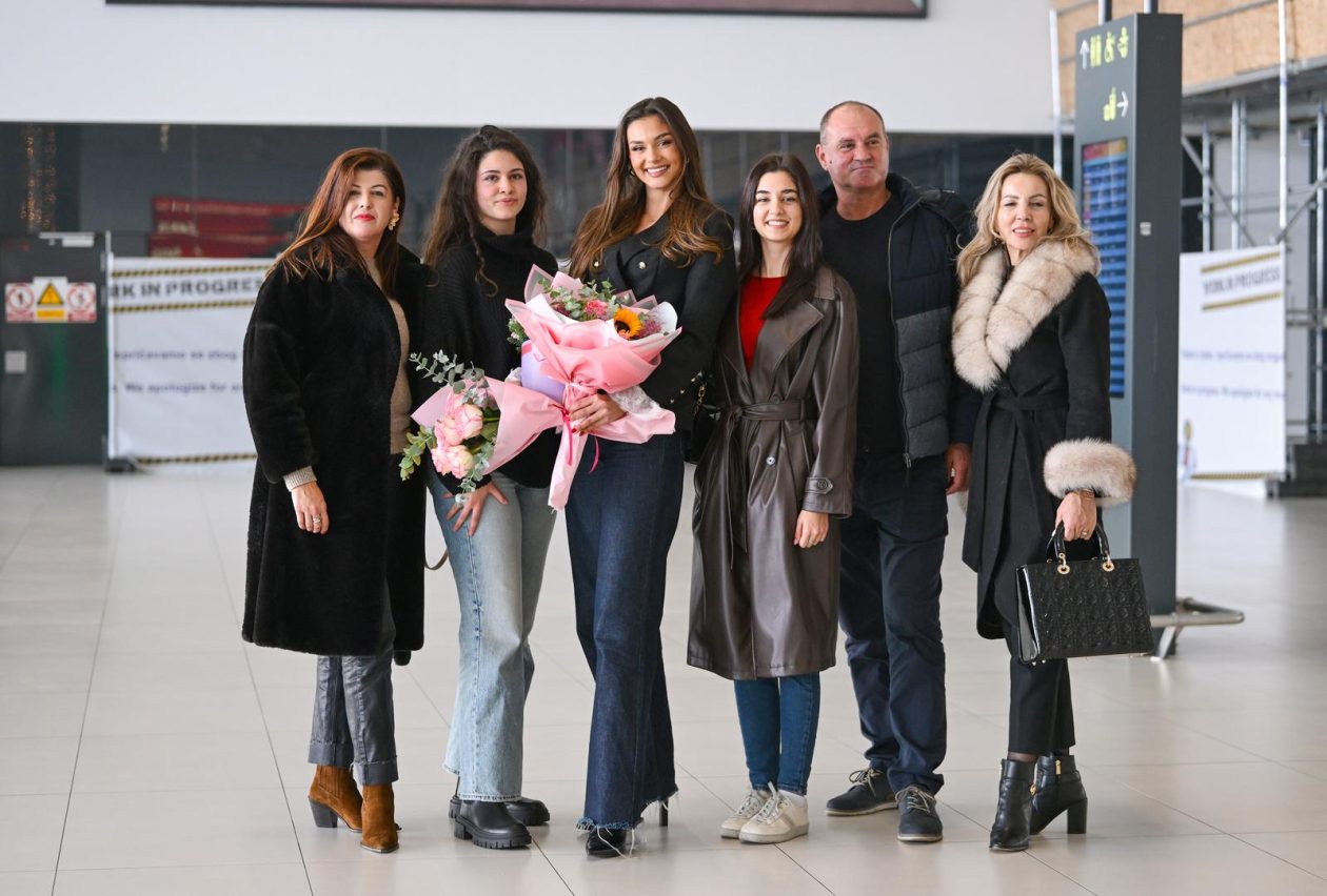 Laura Gnjatović stigla je s izbora za Miss Universe