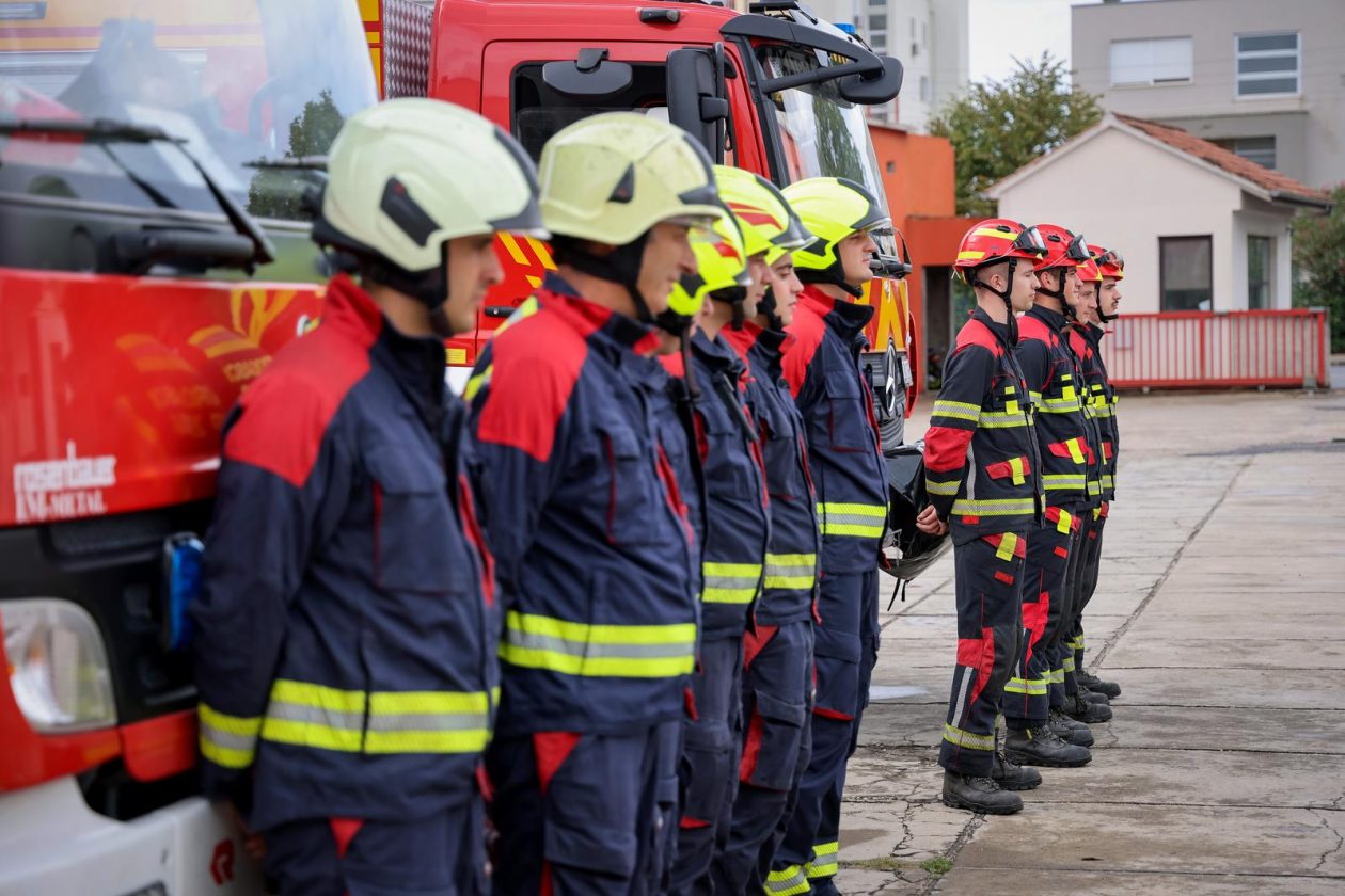 Zadarski vatrogasci odali počast stradalima u velikoj tragediji na Kornatima Zadarski vatrogasci odali počast stradalima u velikoj tragediji na Kornatima