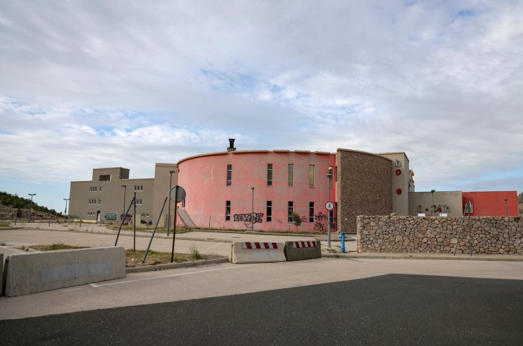 Jasenice: Napušteni hotel na odmorištu Marune